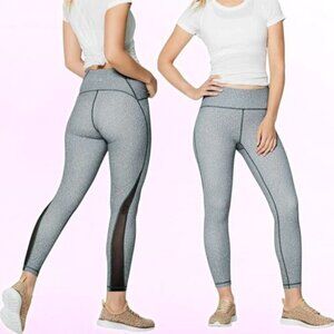 LULULEMON Train Times 7/8 Pant *25" Sz 4 Fractal Alpine White Black